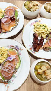 Café et brunch à l'Atelier Céramique - Pots & Papotes